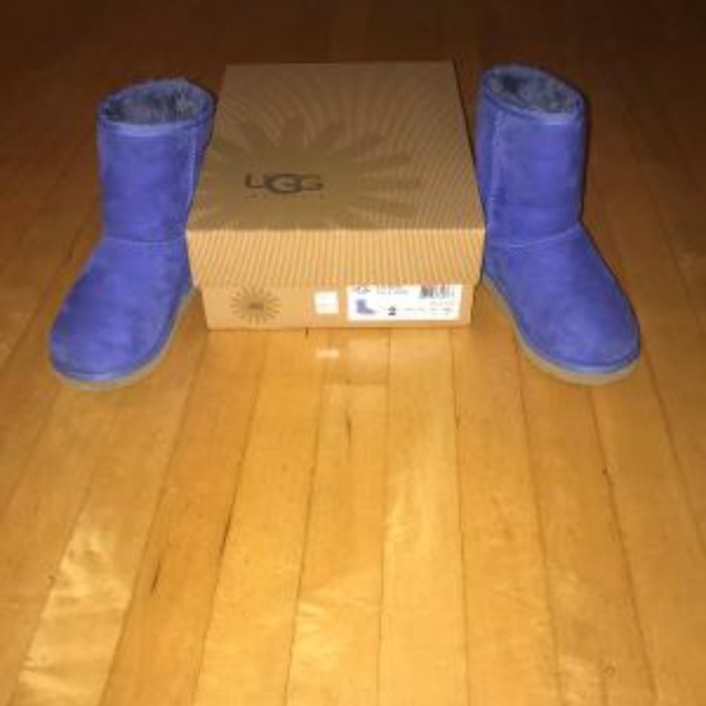 Ugg Kids Classic Short Boot Blue (Authentic) Sz 2